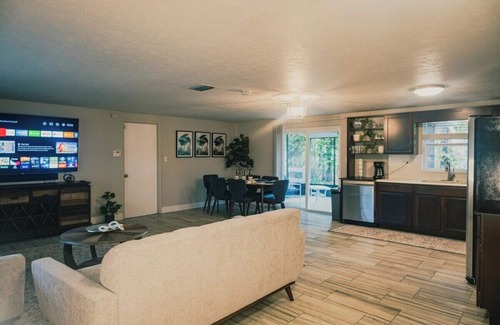 Greater Northdale Casa | 3bdr/2bth Lake Home (Tampa/LUTZ) close to all
