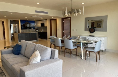 San José del Cabo Complejo | 3BDR Condo