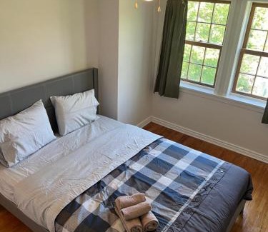 Mineola Casa | 3BDRM Home minutes to Port Credit & Waterfront trails in Mississauga