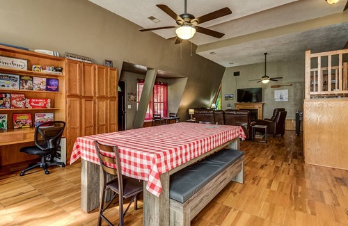 Kingston Cabina | 3Bdrm Texoma Near Marina Firepit Pool Table & More