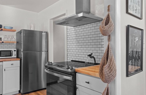 Jacksonville Casa | 3Bed 1.5 Bath 10 Min to Base