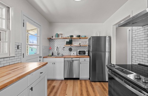Jacksonville Casa | 3Bed 1.5 Bath 10 Min to Base