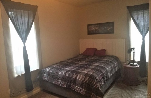 Pendleton Casa | 3bed 1bath with views of the city overlooking the event fairgrounds.