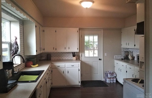 Pendleton Casa | 3bed 1bath with views of the city overlooking the event fairgrounds.