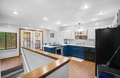 Spokane Casa | 3bed/2bath-Audubon Park w/garage& Wifi