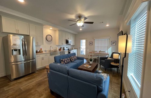 Hermosa Casa | 3Bed/2Bath with Creek and Open Spaces