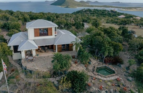 Great Camanoe Island Villa | 3bed 3 bath villa w/ natural plunge pool on