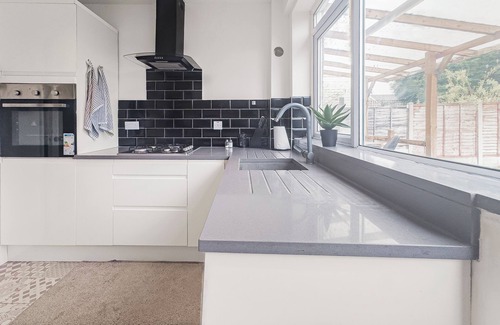 Abbey Wood Casa | 3bed House Abbey wood/Sleeps 8/Elizabeth Line/Free parking/pet friendly