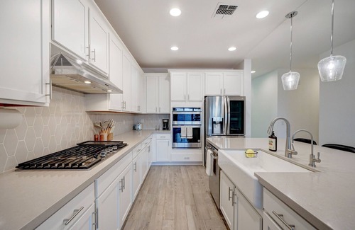 Peoria Casa | 3bed Renovated Contemporary Stay
