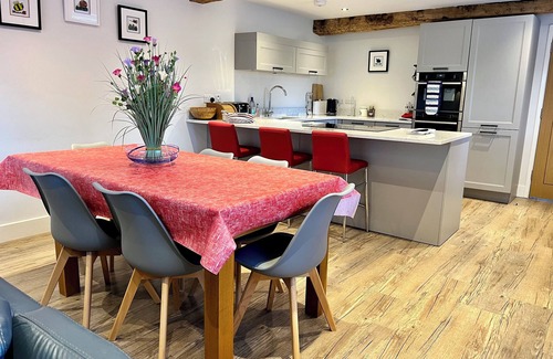 Staunton Cabaña | 3BedCottage/Patio/Garden/CarCharging