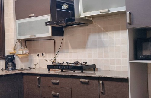 Greater Kailash Apartamento | 3BHK Apartment in Greater Kailash-1, M Block Market by HostMyStay