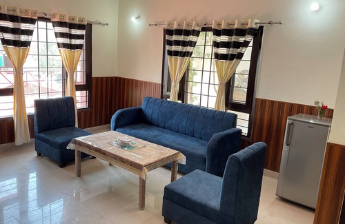 Bhimtal Cabaña | 3BHK Villa near Bhimtal with Sukha valley View and parking space!