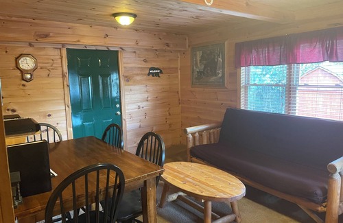 Lejunior Cabina | 3BR, 1 Bath Cabin with hot tub, full kitchen, and living room.