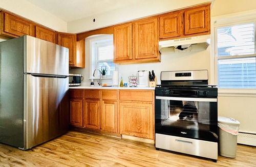 Forest Park Apartamento | 3BR/1ba apt; fully furnished and equipped; in Forest Park