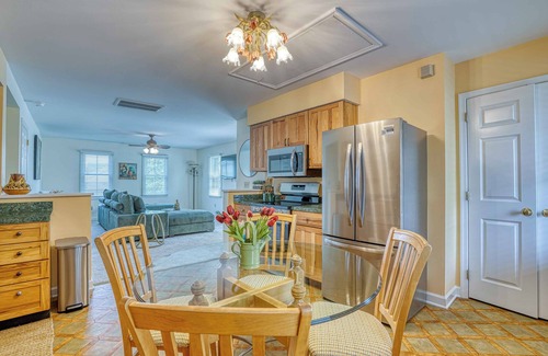Easton Apartamento | 3Br/1Ba Pondview Langsdale House - A Historic Stay with Heart