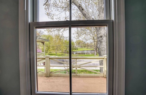 Easton Apartamento | 3Br/1Ba Pondview Langsdale House - A Historic Stay with Heart