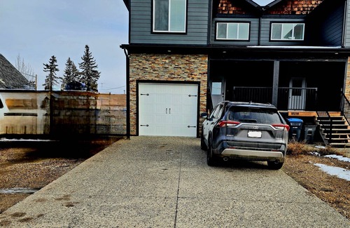 Dawson Creek Casa | 3BR, 2.5BA, Keyless Entry, Netflix, Disney+, Prime
