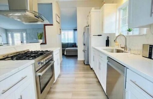 Serra Mesa Casa | 3BR 2 bth Snap Dragon Stadium view w/game room & hot tub 15 mins from the beach