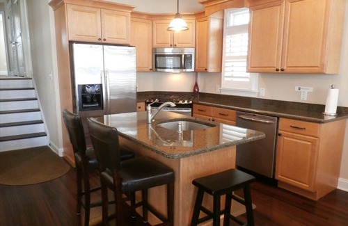 South End Condominio | 3BR / 2BA 1ª Planta Beach House en 4641 West Ave - 2 cuadras de la playa!