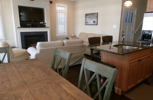 South End Condominio | 3BR / 2BA 1ª Planta Beach House en 4641 West Ave - 2 cuadras de la playa!