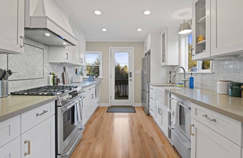 Loyal Heights Casa | 3BR 2BA Ballard Blue, Seattle