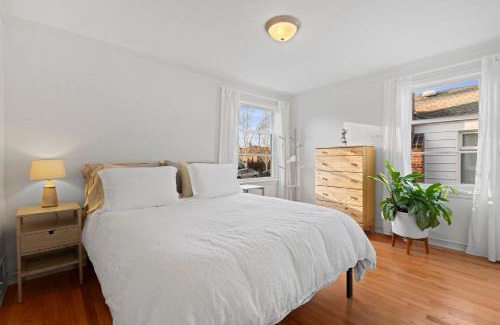 Loyal Heights Casa | 3BR 2BA Ballard Blue, Seattle