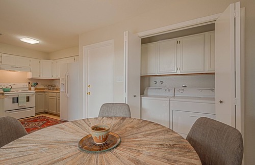 Ladera West Casa | ¡NUEVO! Encantadora casa de pueblo, a pie de los petroglifos!