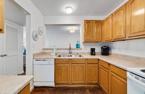 Gulf Shores Condominio | 3br/2ba Full Condo w/ Pool & Gym, Sleeps 7