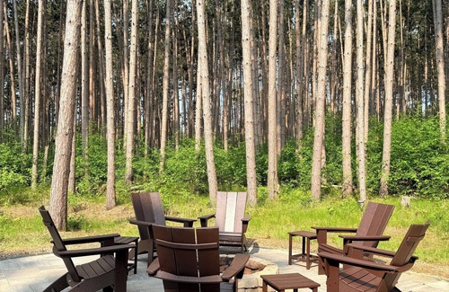 Nekoosa Casa | 3BR 2BA Log Cabin in Lake Arrowhead--10 min to Sand Valley Golf