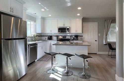 Arden-Arcade Casa | 3BR/2BA Modern & spacious home close to the River