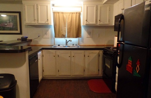 Clinton Casa | 3br/2ba, Pets Allowed, Wash/Dryer, Work Building, Amenities
