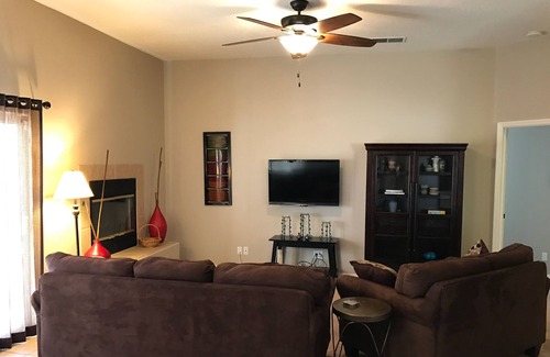 Heritage Hills Casa | 3BR / 2BA Amplio, NE Heights, excelentes vistas a la montaña, a minutos del centro