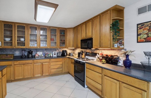El Cajon Casa | Spacious 3BR w Pool, Garage, King Bed, Ranch Style