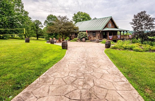 Nashville Cabina | 3BR, 3.5 BA. Log Cabin