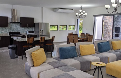 Baru Casa | 3br/3.5 Bath House walking distance to a secluded beach