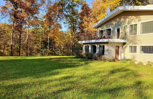 Bloomington Casa | 3BR, 3BA House