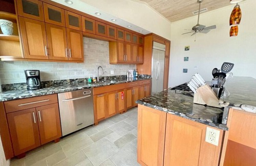 Rosendal Condominio | 3BR/3BA Luxury Villa! Sleeps 6- mins to Magens Bay