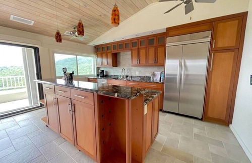 Rosendal Condominio | 3BR/3BA Luxury Villa! Sleeps 6- mins to Magens Bay