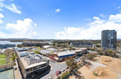 Belconnen Apartamento | 3BR 3BA Next to Mall & Govt Hub with Pool and Gym