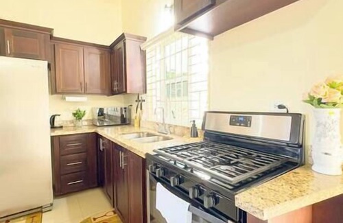Falmouth Cama Y Desayuno | 3BR/3BA*Paradise*Beach*BBQ*Gym*Pool*Free Breakfast