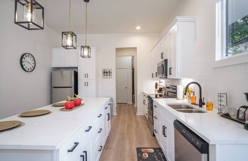Eastside Promise Neighborhood Apartamento | 3br/3ba Urban Escape Just Minutes From Downtown!