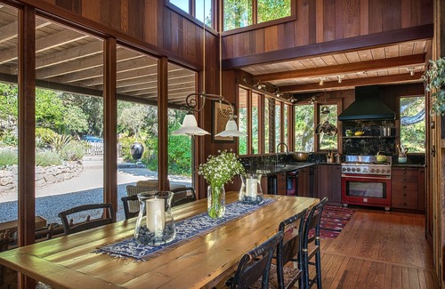 Carmel Valley Casa | Retiro de 3 habitaciones / 3 baños Wine Country en 5 acres en Sunny Carmel Valley, CA