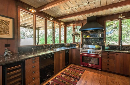 Carmel Valley Casa | Retiro de 3 habitaciones / 3 baños Wine Country en 5 acres en Sunny Carmel Valley, CA