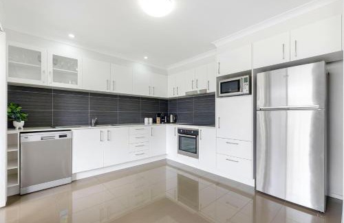 Maroochydore Casa | 3BR, 3BTH, Walk to Beach & City Centre