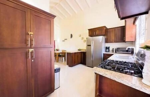Falmouth Complejo | 3BR All-Inclusive*$89PP*Beach*pool*shuttle*gated