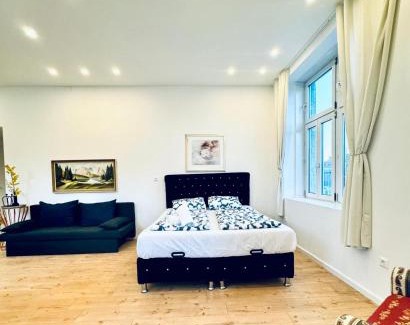 Liesing Apartamento | 3BR Apartment Near Atzgersdorf Park, 11Min Walk