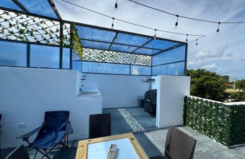 Residencial ROMANA Apartamento | 3BR apartment with Private Terrace and Jacuzzi 3mins from the Beach