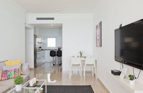 Bat Yam Apartamento | 3BR Apt Beach View Best Loc Bat-Yam