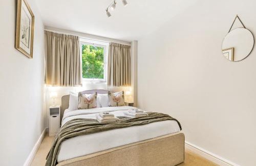 St. Mary's Park Apartamento | 3BR Battersea Maisonette with Garden by the Park