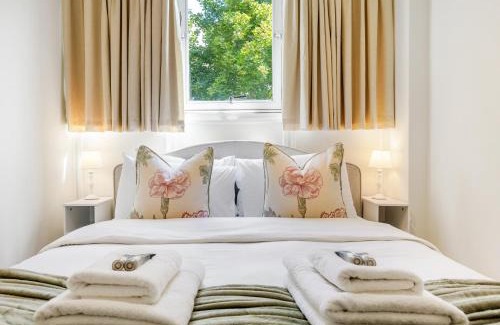 St. Mary's Park Apartamento | 3BR Battersea Maisonette with Garden by the Park